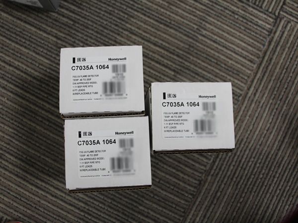 熱銷霍尼韋爾 C7035A1064 FSG 紫外線火焰探測(cè)器