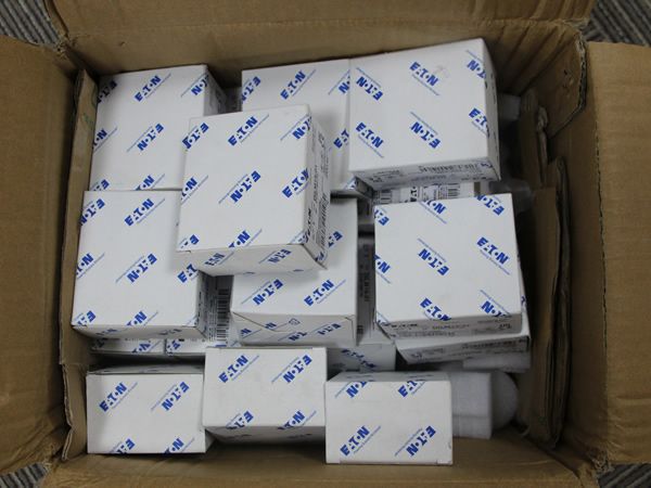 最新到貨伊頓 DILM15-01(24VDC)接觸器 - 3極