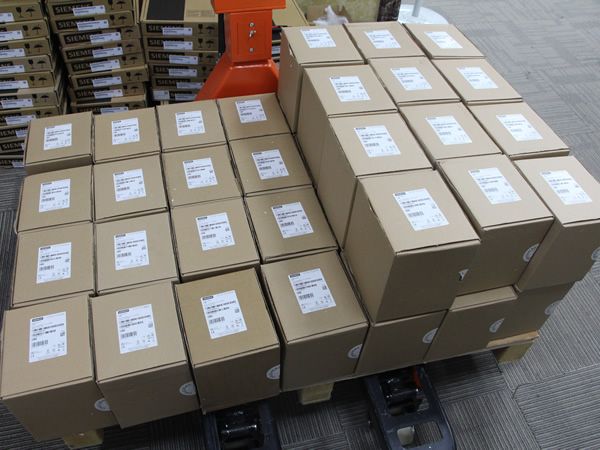 熱銷西門子6EP3437-8SB00-0AY0 SITOP PSU8200 24 V/40 A 穩(wěn)定電源